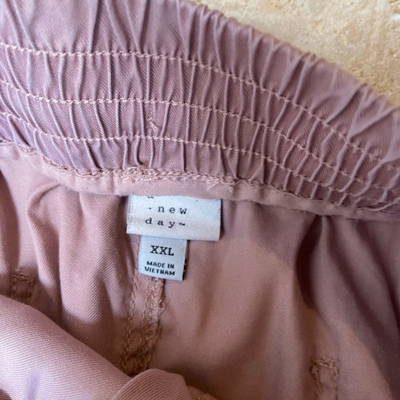 Light pink causal joggers - Picture 3 of 3